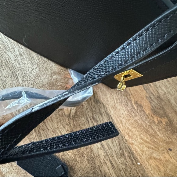 *READ Black Epsom Leather Mini Sport Bag Belted Front Structured Crossbody B8 - Picture 15 of 15